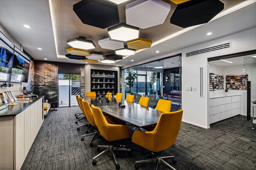 More Photos Of 5703-5705 Edgemoor Dr, Houston Warehouse For Sale