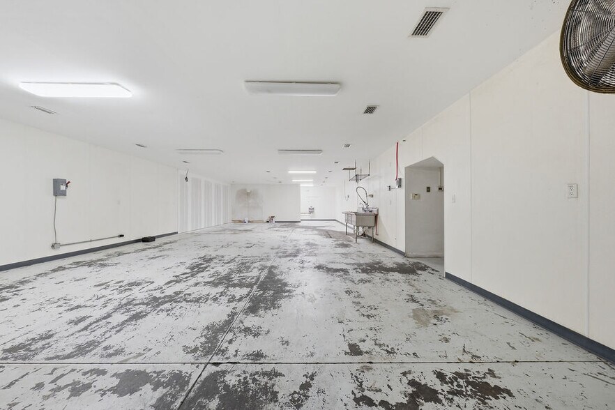 More Photos Of 605 N County Road 393, Santa Rosa Beach Light Manufacturing For Lease
