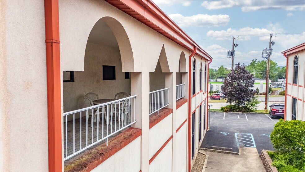 More Photos Of 3120 Collins Ferry Rd, Morgantown Medical For Sale