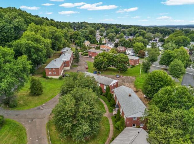More Photos Of 233 Park Rd, Hamden Multifamily For Sale