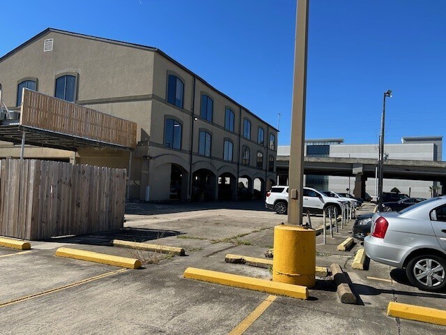 More Photos Of 2901 N Causeway Blvd, Metairie Office Residential For Sale
