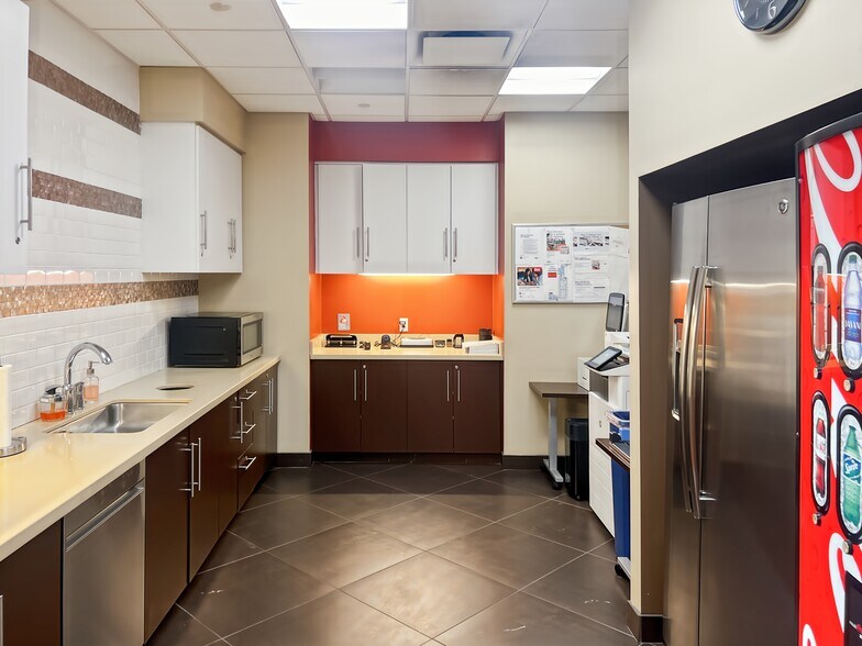 More Photos Of 30 Knightsbridge Rd, Piscataway Coworking Space