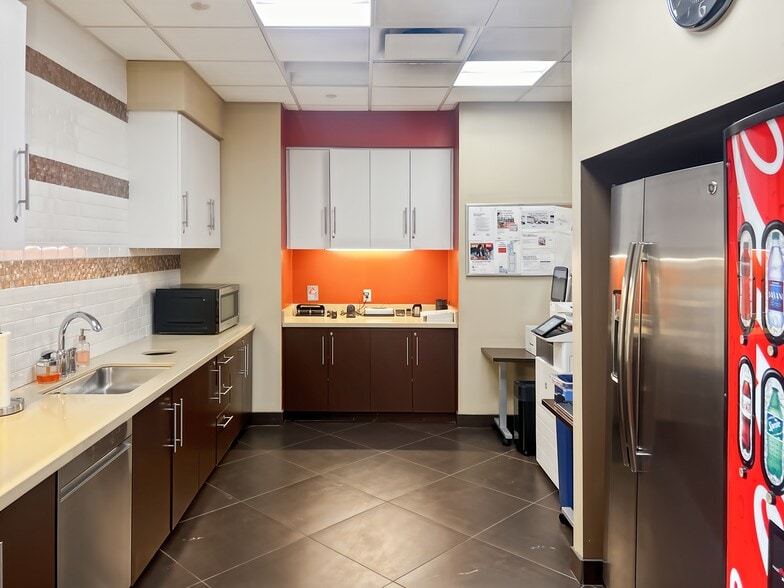 More Photos Of 30 Knightsbridge Rd, Piscataway Coworking Space