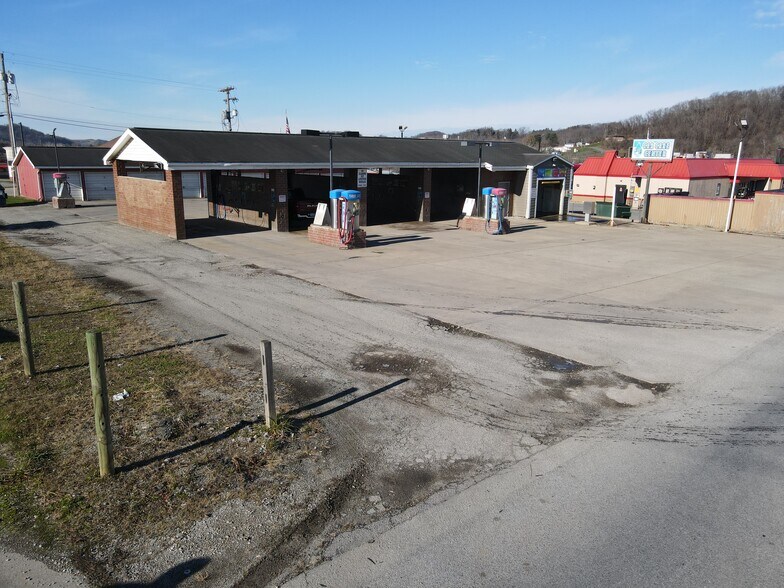 More Photos Of 118 School Dr, Waynesburg Flex For Sale