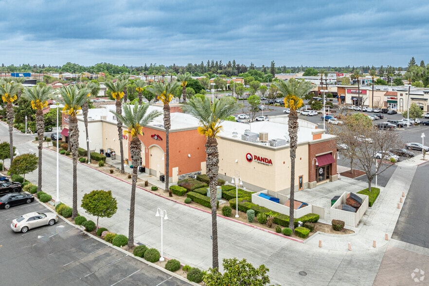 More Photos Of 4124-4134 S Mooney Blvd, Visalia Restaurant For Lease