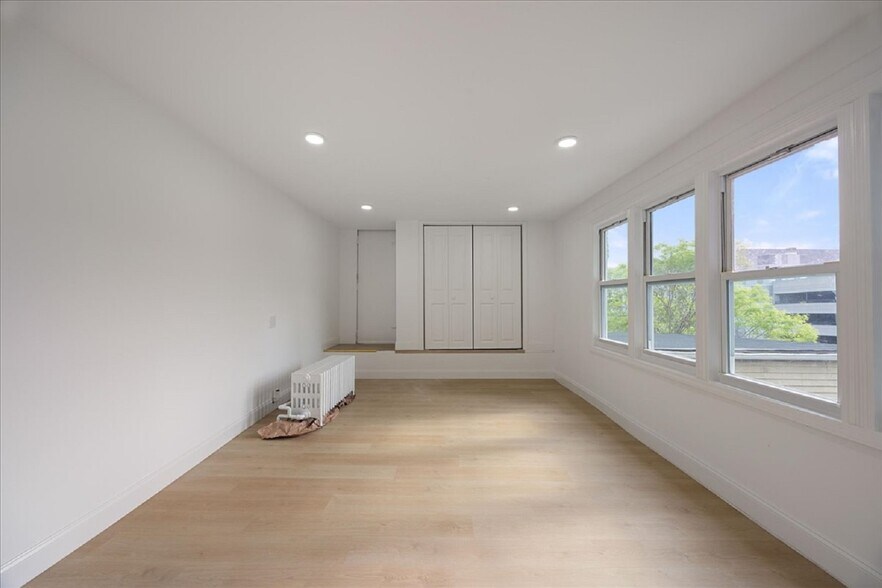 More Photos Of 95 Buena Vista Ave, Yonkers Apartments For Sale