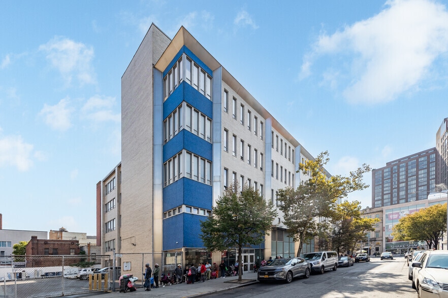More Photos Of 161-01 Jamaica Ave, Jamaica Office For Lease