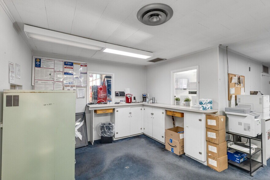 More Photos Of 1520 S Cannon Blvd, Kannapolis Auto Dealership For Sale