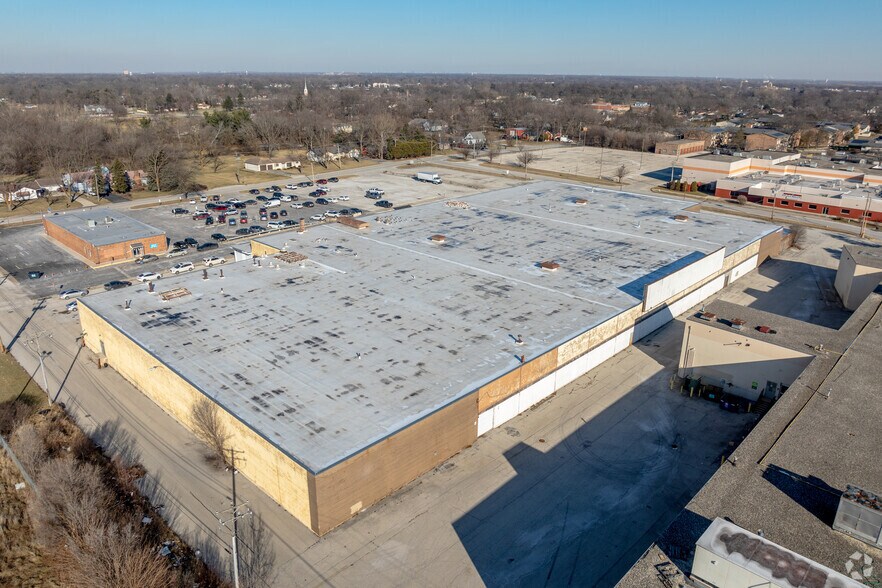 More Photos Of 1300 Hilltop Ave, Chicago Heights Warehouse For Sale