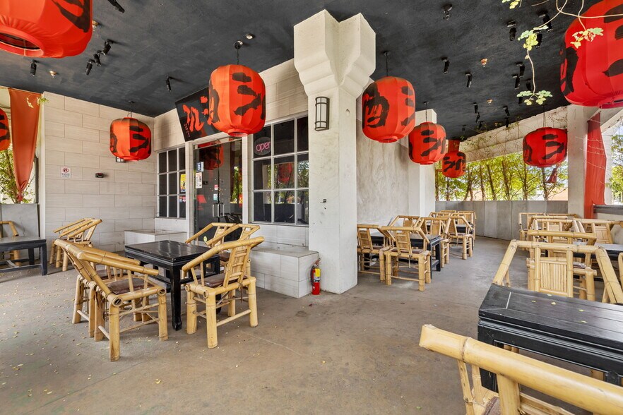 More Photos Of 2000 W Main St, Alhambra Restaurant For Lease