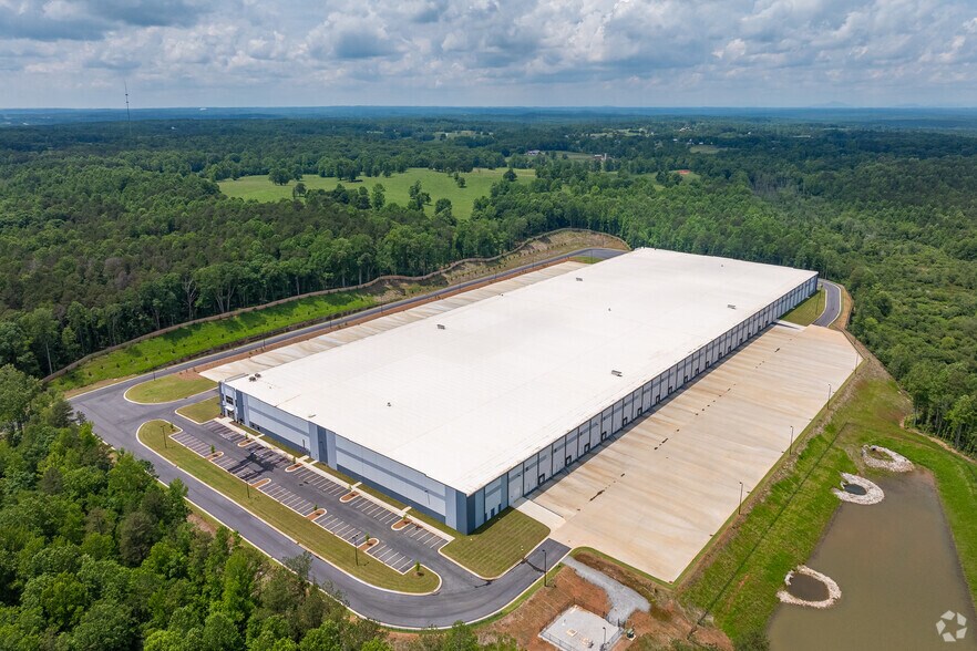 More Photos Of 350 Raco Pky, Pendergrass Unknown For Lease