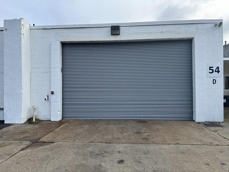 More Photos Of 54 Union Ave, Ronkonkoma Warehouse For Lease