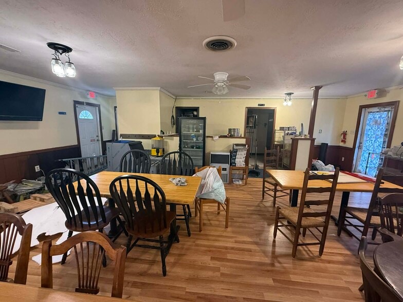 More Photos Of 8063 Old US 421, Lillington Restaurant For Sale