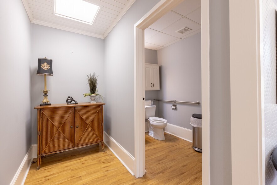 More Photos Of 414 5th Ave, Albany Medical For Sale