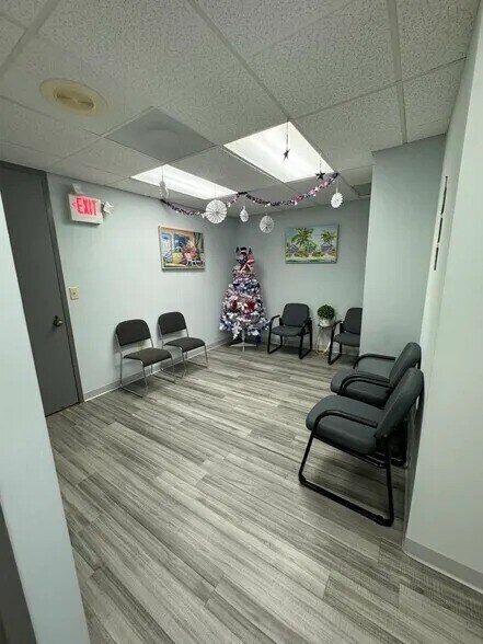 More Photos Of 6101 Webb Rd, Tampa Medical For Sale