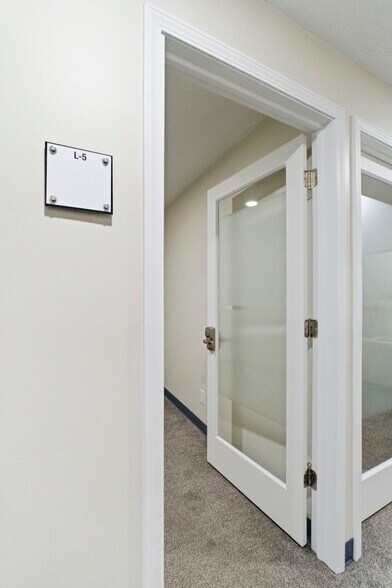 More Photos Of 1420-1426 E Bradford Pky, Springfield Medical For Lease