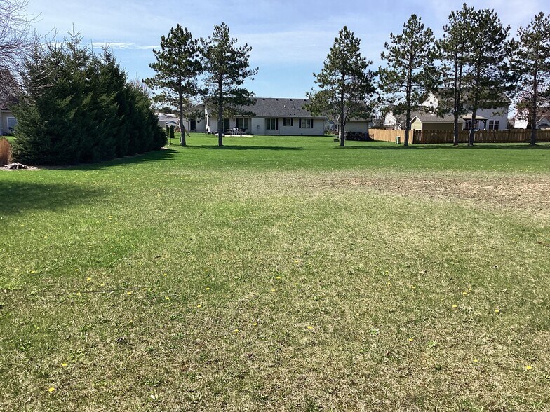 More Photos Of 2525 Oakwood Rd, Oak Creek Schools For Sale