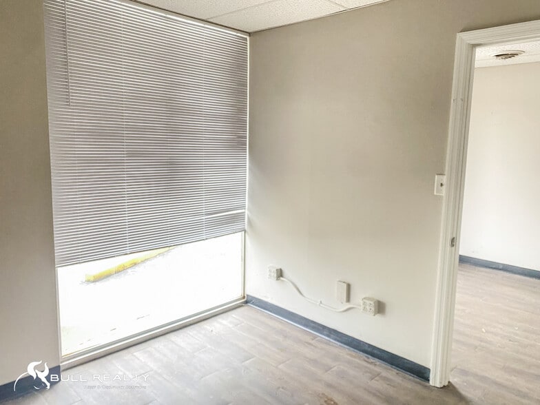 More Photos Of 5891 New Peachtree Rd, Doraville Warehouse For Lease