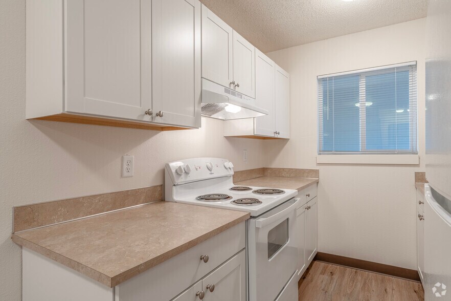 More Photos Of 2520 Hyacinth St NE, Salem Apartments For Sale