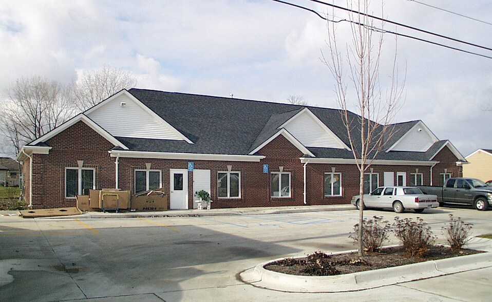 More Photos Of 35427 Dodge Park Rd, Sterling Heights Office For Lease