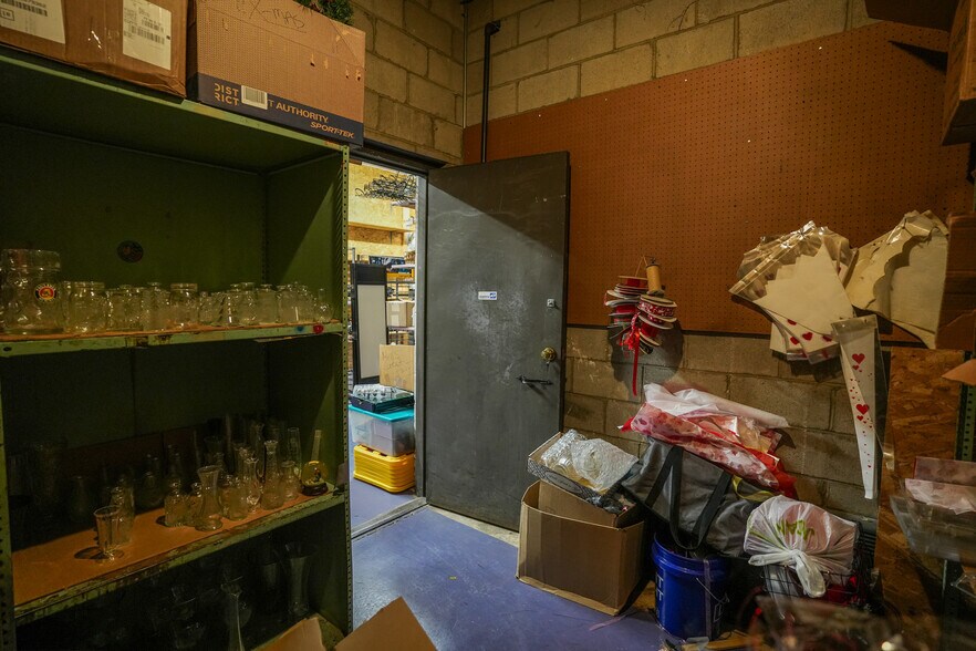 More Photos Of 418 Delaware Ave, Palmerton Storefront For Sale