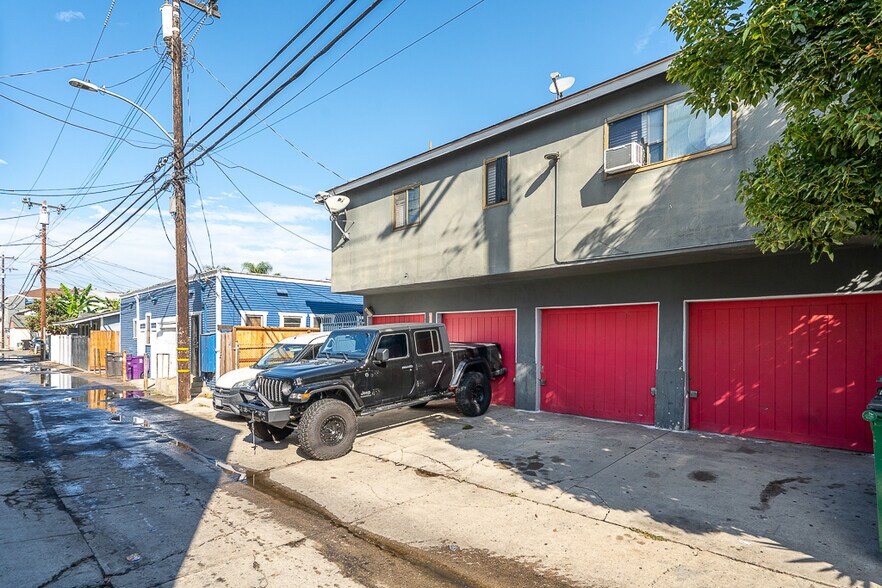 More Photos Of 1056 E 6th St, Long Beach Apartments For Sale