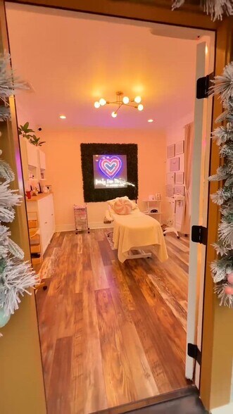 Primary Photo Of 2303 E Cesar Chavez St, Austin Freestanding For Lease