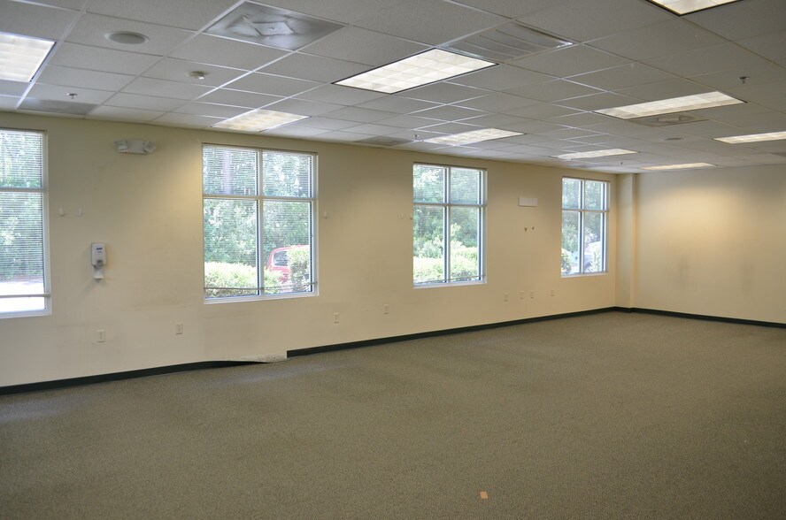 More Photos Of 10 William Pope Dr, Bluffton Medical For Lease