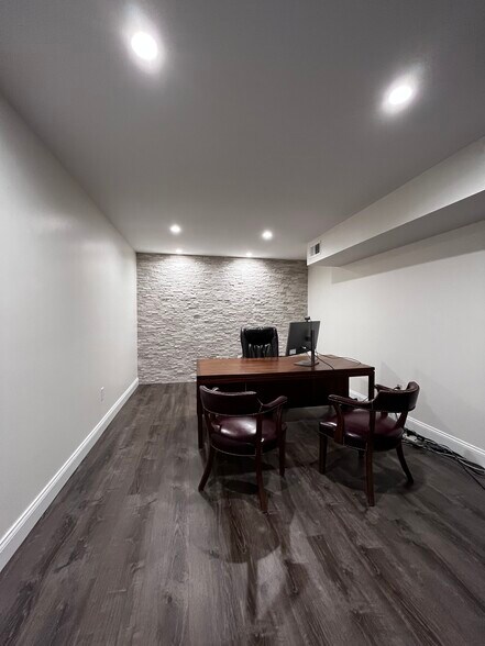 More Photos Of 593 Ramapo Valley Rd, Oakland Medical For Lease