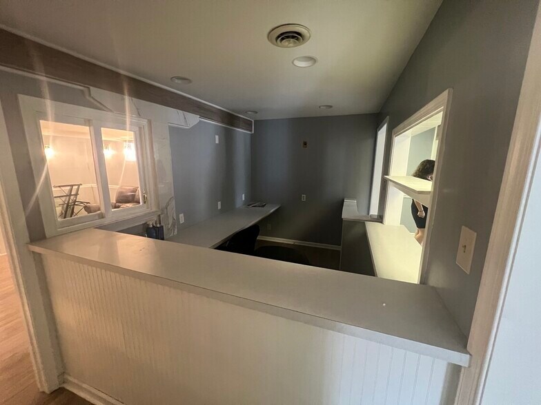 More Photos Of 600 Main St, Riverton Office For Sale