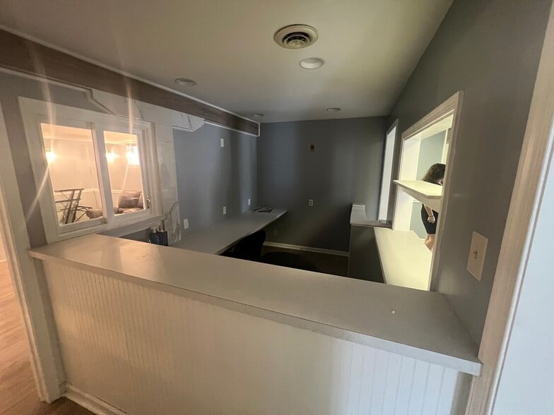 More Photos Of 600 Main St, Riverton Office For Sale