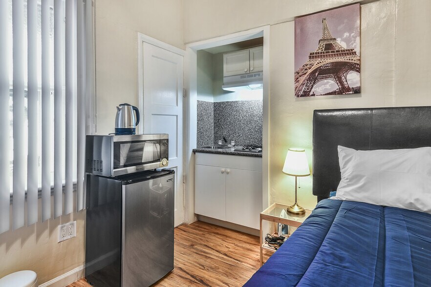 More Photos Of 721-729 S Alvarado St, Los Angeles Apartments For Lease
