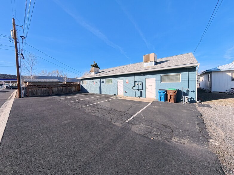 More Photos Of 750 NW 4th St, Prineville Office For Sale