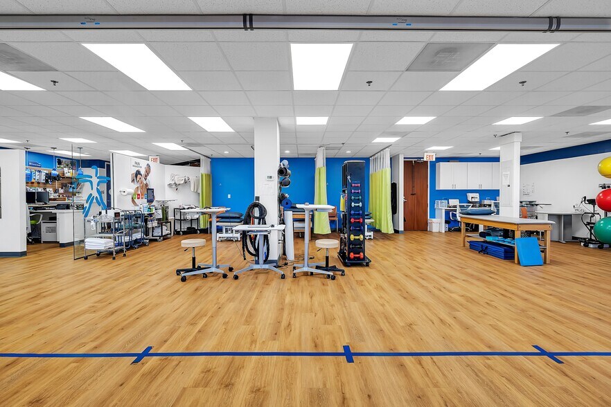 More Photos Of 1751 S Naperville Rd, Wheaton Medical For Sale