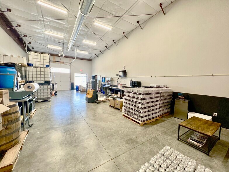 More Photos Of 3940 Dickerson Pike, Nashville Light Distribution For Lease