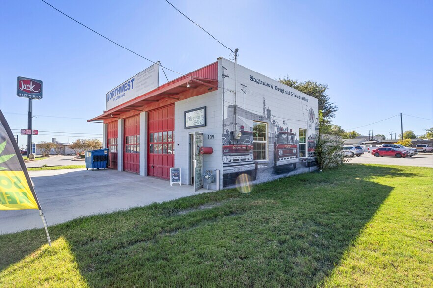 More Photos Of 109 N Saginaw Blvd, Saginaw Auto Repair For Sale