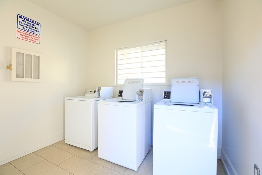 More Photos Of 21909 Lanark St, Canoga Park Apartments For Sale