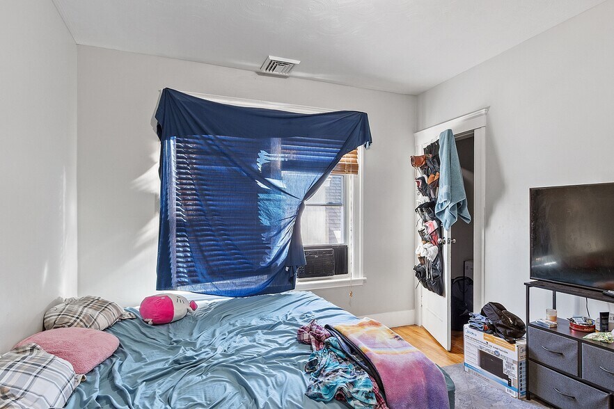 More Photos Of 36-38 Houghton St, Worcester Apartments For Sale