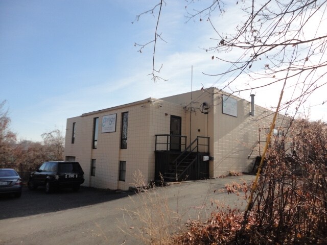 Primary Photo Of 1 Industrial Cir, Lincoln Warehouse For Lease