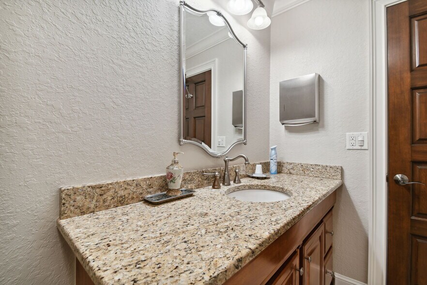 More Photos Of 1137 Bartow Rd, Lakeland Office For Lease