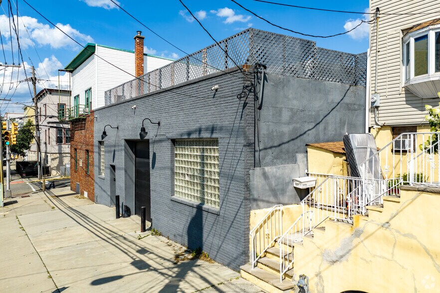 More Photos Of 910 Grand Ave, North Bergen Warehouse For Sale