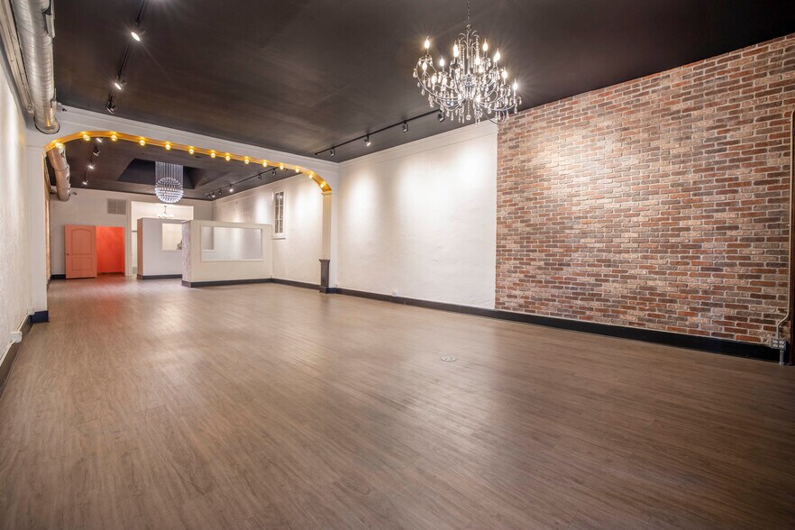 More Photos Of 511-513 Dr Martin Luther King Jr St N, Saint Petersburg Storefront Retail Office For Lease