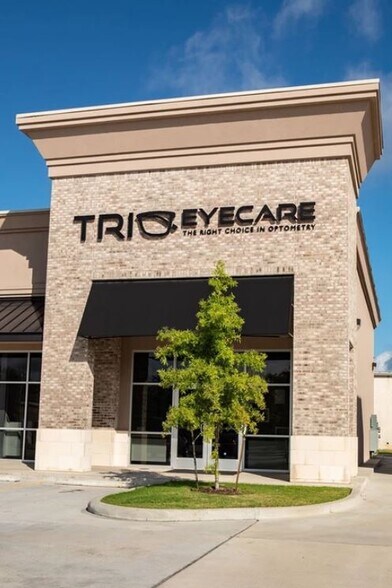 More Photos Of 7673 Perkins Rd, Baton Rouge Storefront For Lease