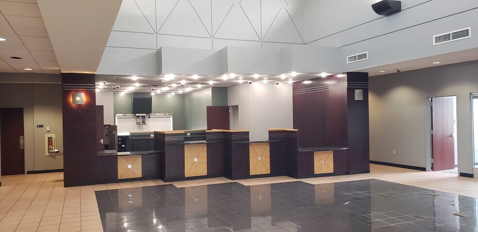 More Photos Of 3169 Lebanon Pike, Nashville Bank For Sale