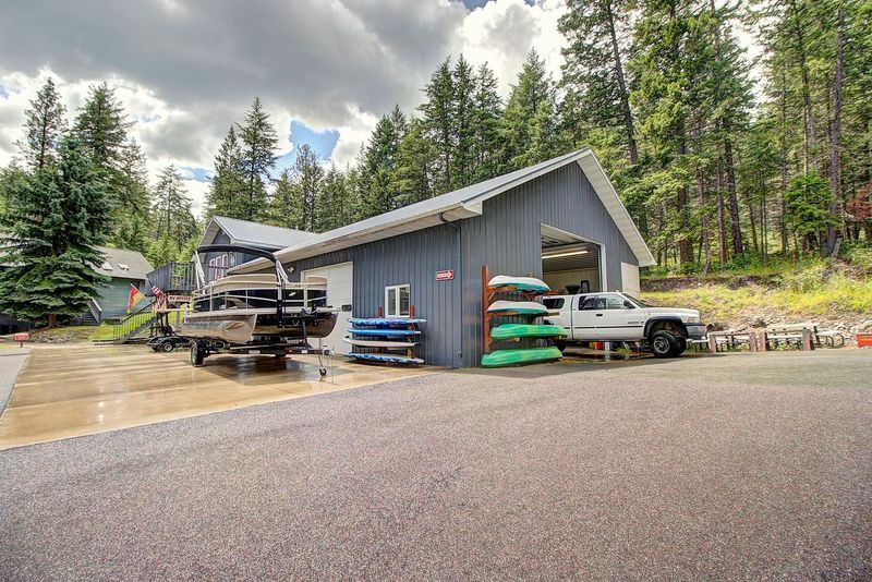 More Photos Of 23113 Rollins Lakeshore Dr, Rollins General Retail For Sale