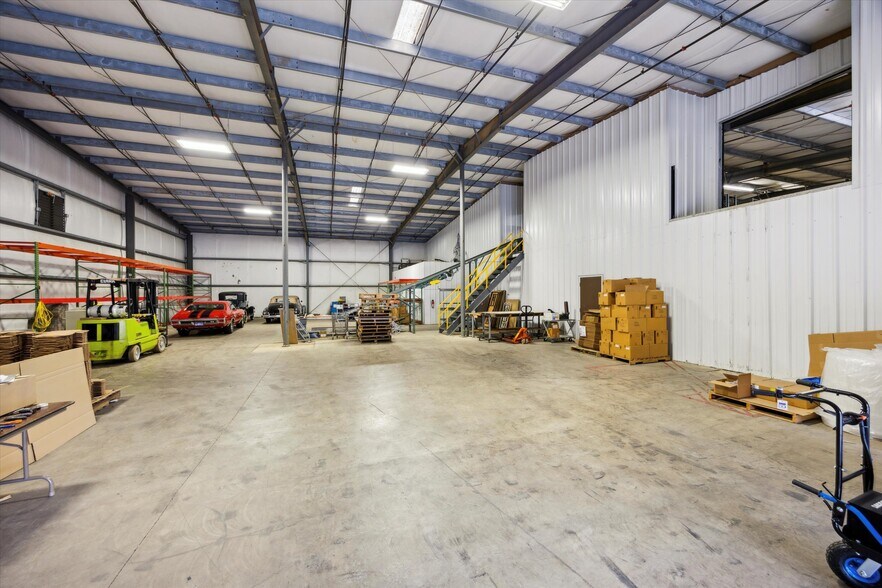 More Photos Of 475 Business Park Ln, Allentown Warehouse For Sale