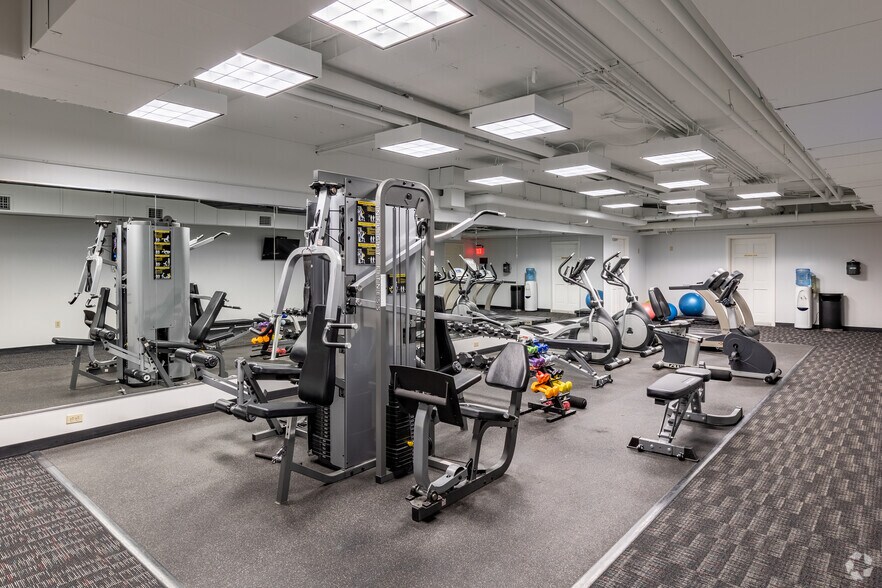 More Photos Of 1355 Peachtree St NE, Atlanta Office For Lease