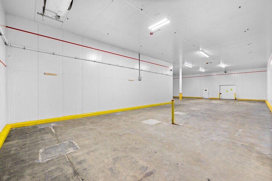 More Photos Of 6960 NW 25th St, Miami Refrigeration Cold Storage For Lease