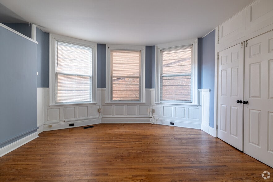 More Photos Of 1015 Cathedral St, Baltimore Apartments For Lease