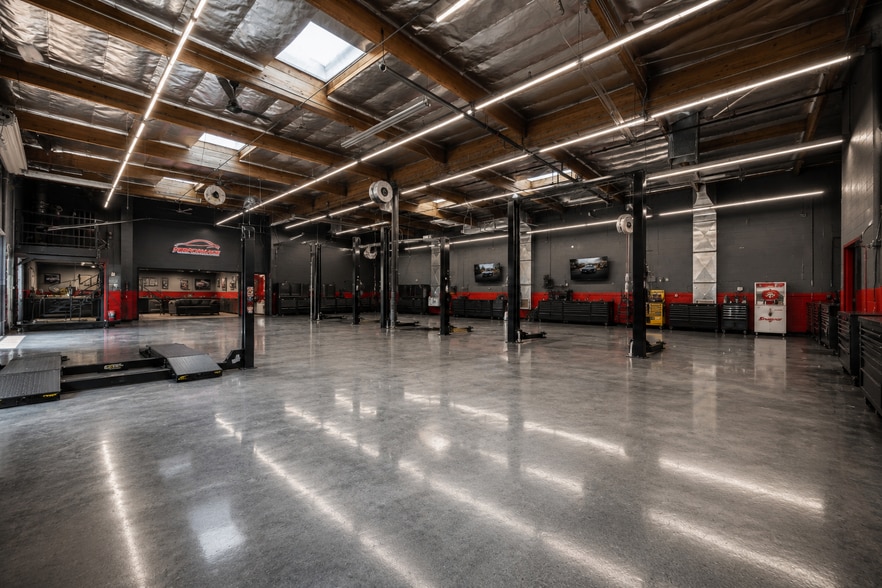More Photos Of 4185 W Tompkins Ave, Las Vegas Auto Repair For Sale